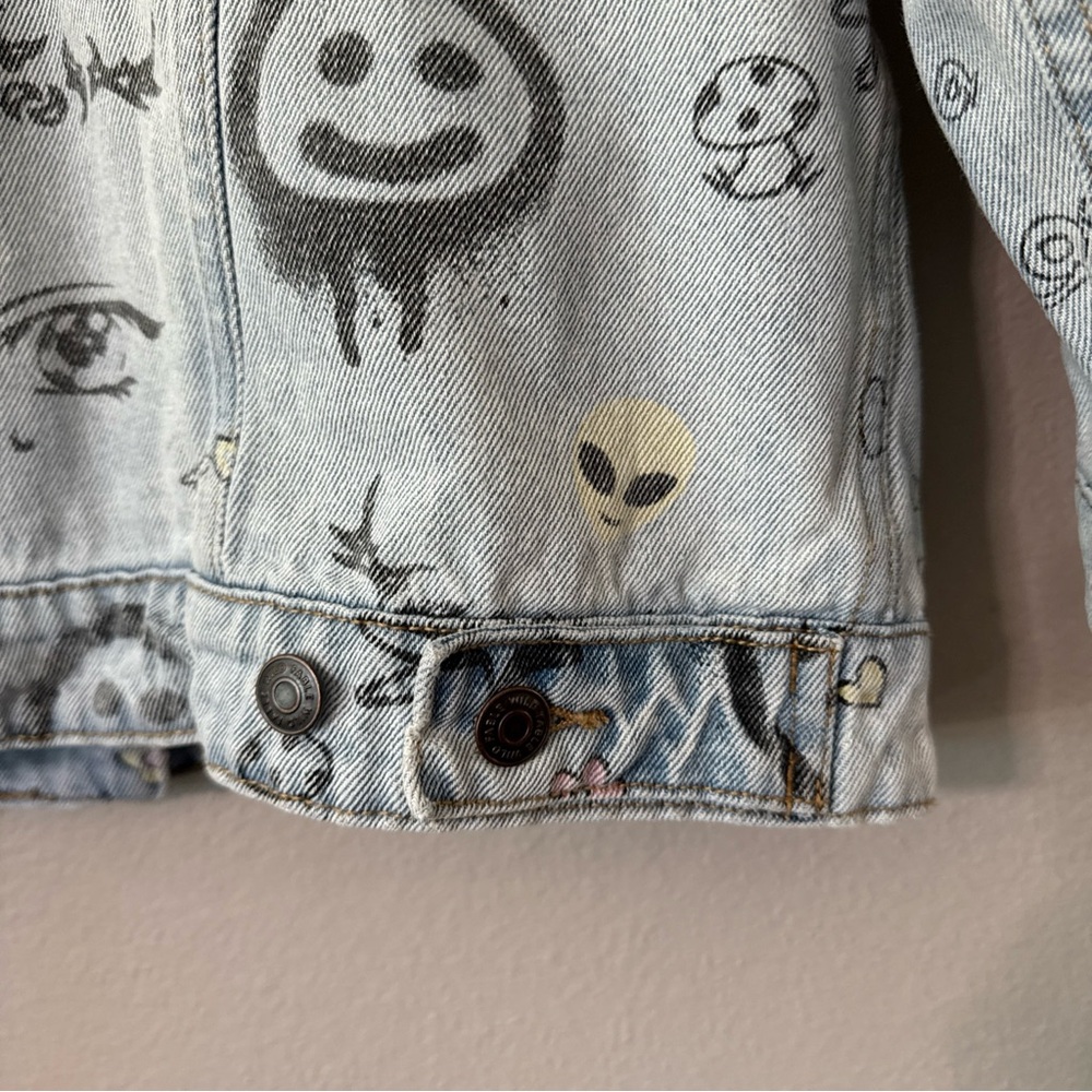 RB1 Wild fable distress denim graffiti jacket size small - Picture 10 of 10